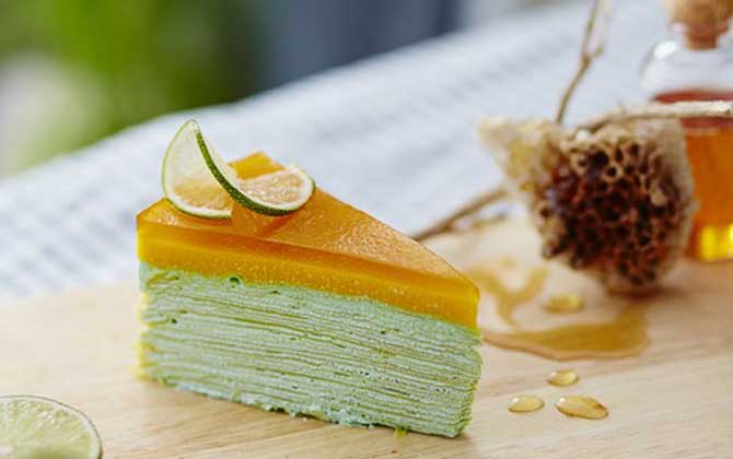 經常吃蜂蜜有什么好處?從營養成分上看,蜂蜜的確是天然營養品! 蜂蜜