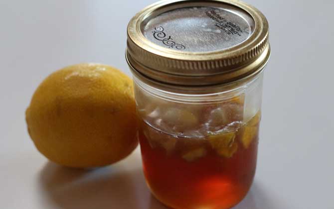 經常吃蜂蜜有什么好處?從營養成分上看,蜂蜜的確是天然營養品! 蜂蜜