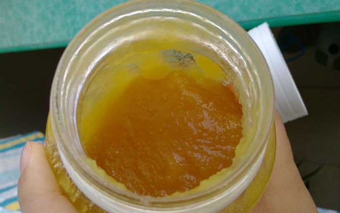 真蜂蜜和假蜂蜜有什么區別?除了外觀不同,氣味和口感也大不相同! 蜂蜜