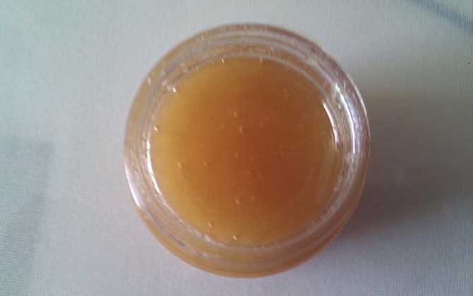 真蜂蜜和假蜂蜜有什么區別?除了外觀不同,氣味和口感也大不相同! 蜂蜜