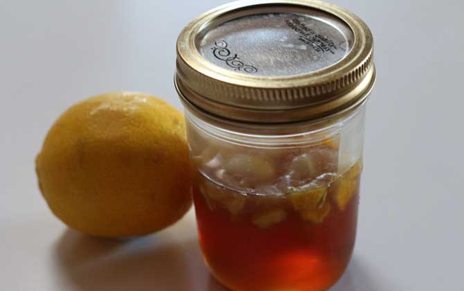 蜂蜜檸檬水的正確泡法,切勿長期過量飲用,更不能長期空腹飲用! 蜂蜜檸檬水