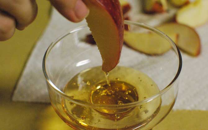 檸檬蜂蜜茶的正確喝法,切勿空腹飲用,長期空腹飲用對胃腸不利! 蜂蜜