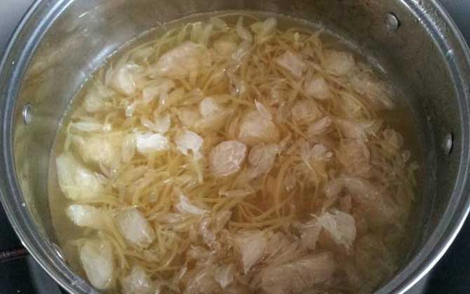 自制蜂蜜柚子茶怎么做?只需5步就能做好,既簡單又好喝! 蜂蜜柚子茶