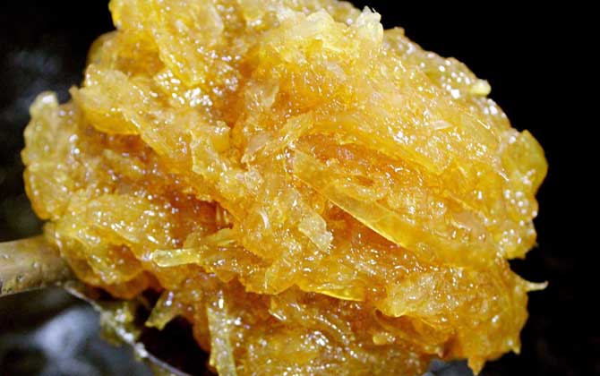 自制蜂蜜柚子茶怎么做?只需5步就能做好,既簡單又好喝! 蜂蜜柚子茶