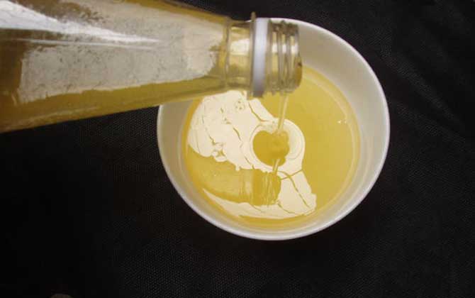 如何判斷蜂蜜是否壞了?實際上非常簡單,變質蜂蜜有這4個特征! 蜂蜜