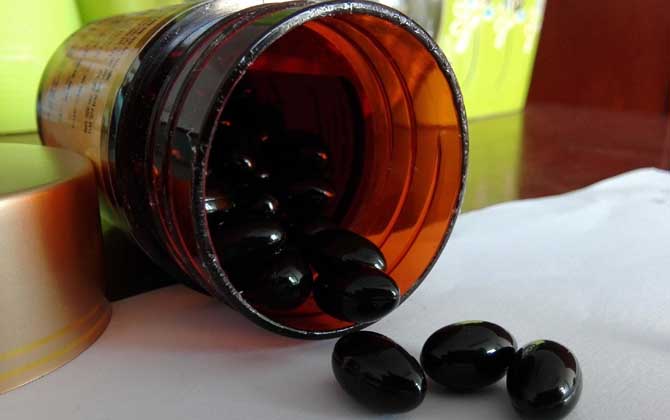 蜂膠膠囊是騙局嗎?不一定都是騙局,但效果被有意的神話了! 蜂膠膠囊