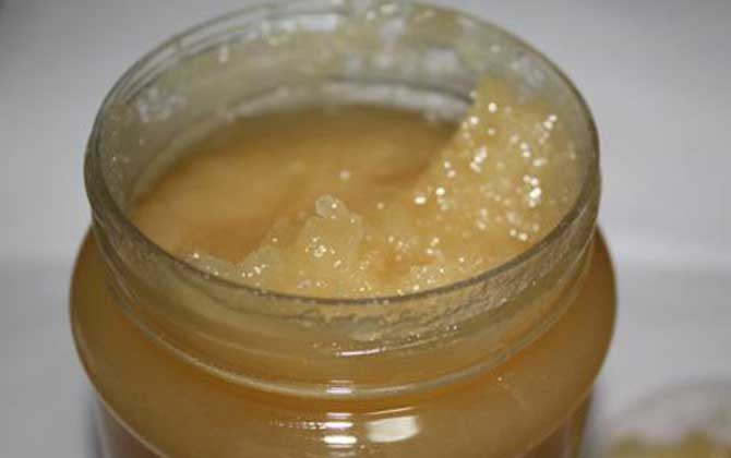 枸杞蜂蜜的作用與功效及食用方法 枸杞蜂蜜