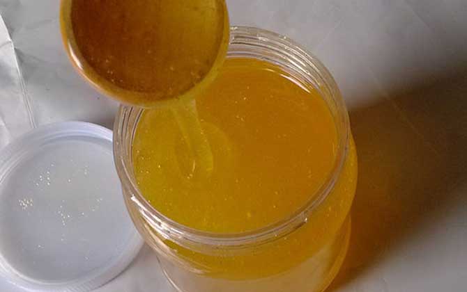 蜂蜜加鹽的作用與功效及簡單做法 蜂蜜