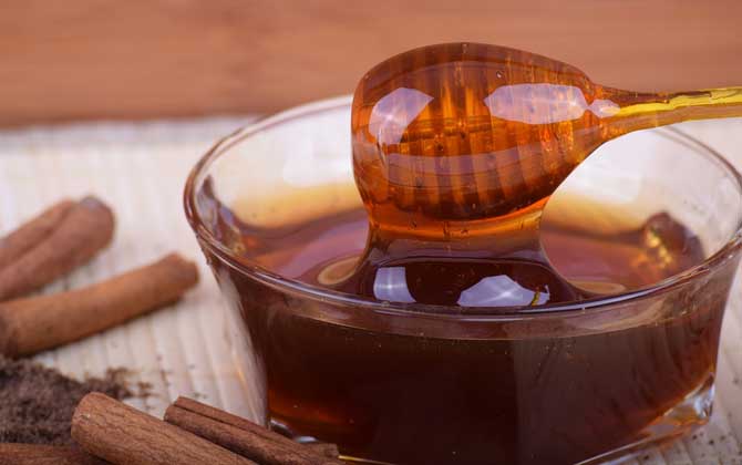 生姜蜂蜜水的功效與作用及禁忌人群 蜂蜜