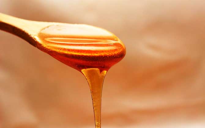 生姜蜂蜜水的功效與作用及禁忌人群 蜂蜜