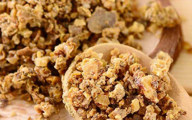 蜂膠泡酒的功效與作用及正確做法 蜂膠