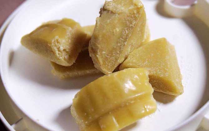 蜂蠟是什么顏色的? 蜂蠟