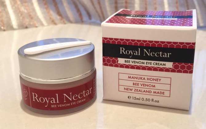 蜂毒眼霜的功效及使用方法 蜂毒眼霜