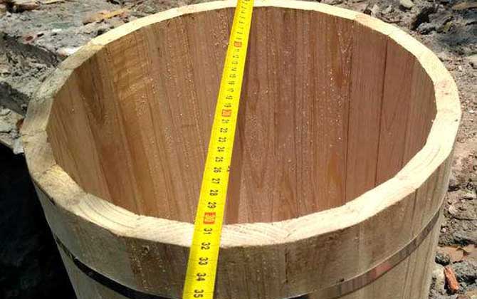 農(nóng)村簡(jiǎn)易蜂箱的做法及注意事項(xiàng) 圓桶蜂箱