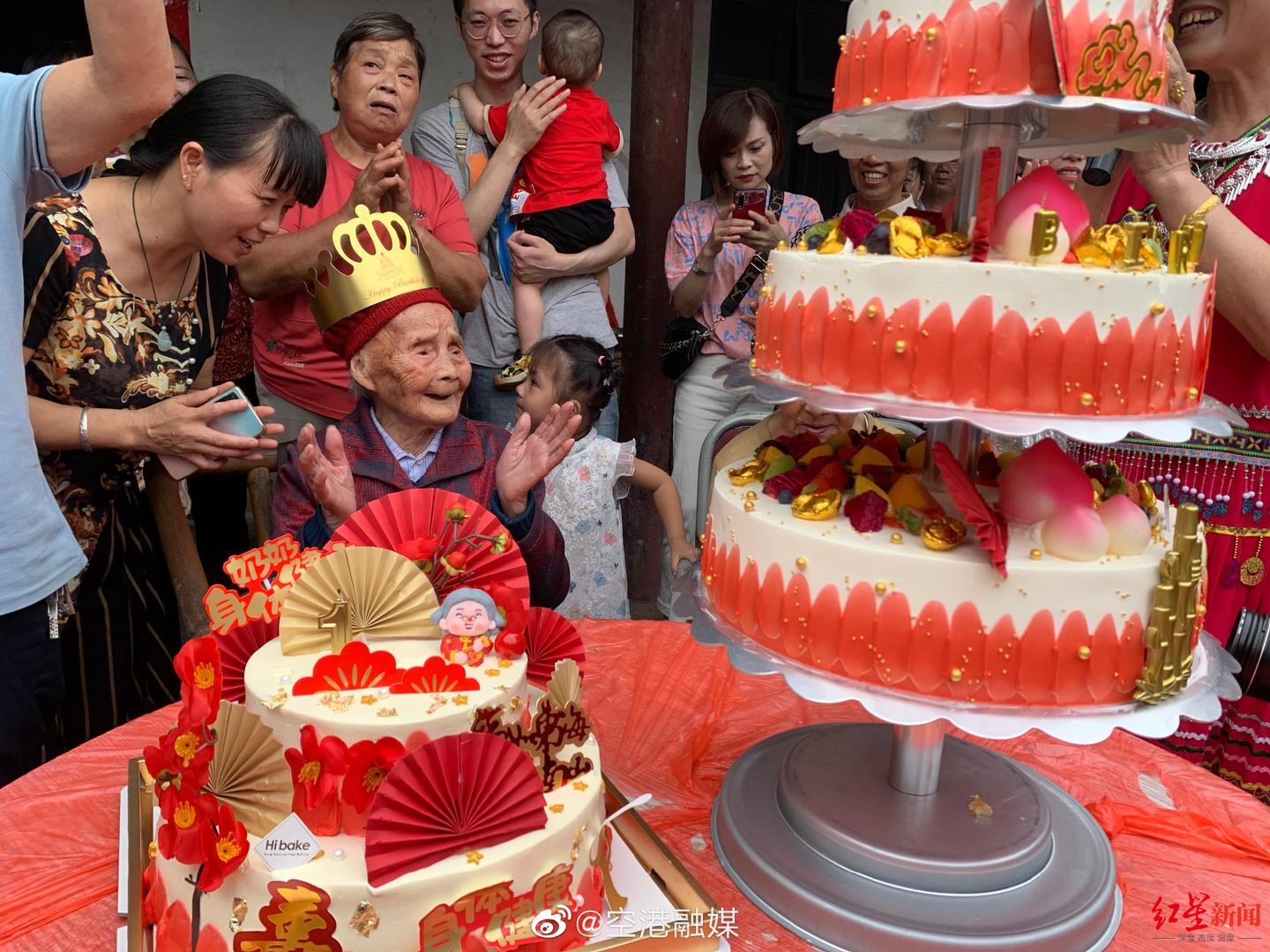 121歲,六世同堂,這樣的生日宴真讓人羨慕 來沾福氣!成都“最牛00后”迎來121歲生日 已是六世同堂