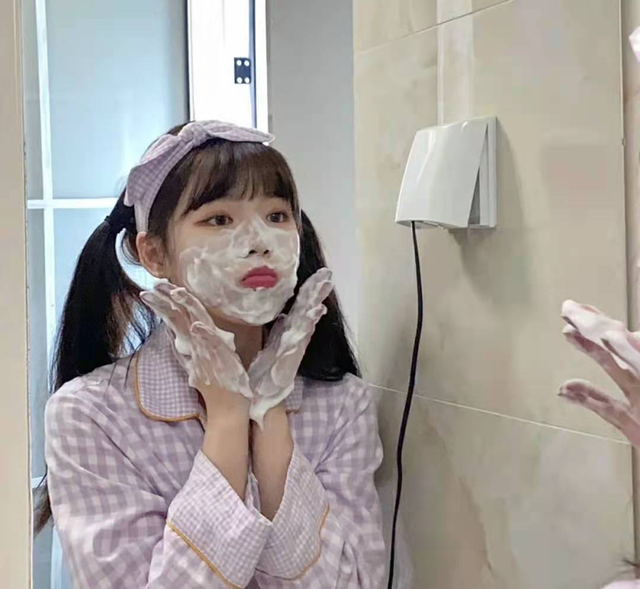 油性皮膚毛孔粗大怎么辦 面部皮膚油膩?學會這3個洗臉小技巧,讓你遠離“毛孔粗大”煩惱