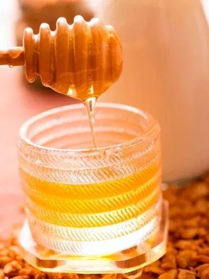 雙色蜂王的優點缺點(雙色蜂王和阿壩蜂王哪個好) 雙色蜂王的優點缺點(雙色蜂王和阿壩蜂王哪個好)