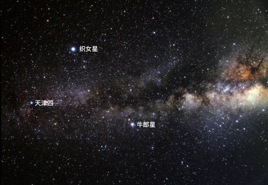 亮度相當(dāng)于700萬(wàn)億顆太陽(yáng)，宇宙中最亮的黑洞，究竟有多可怕？