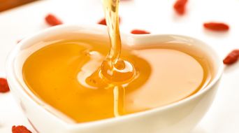 蜜蜂蜂王交尾是在箱內還是外(蜂王的交尾方式) 蜜蜂蜂王交尾是在箱內還是外(蜂王的交尾方式)