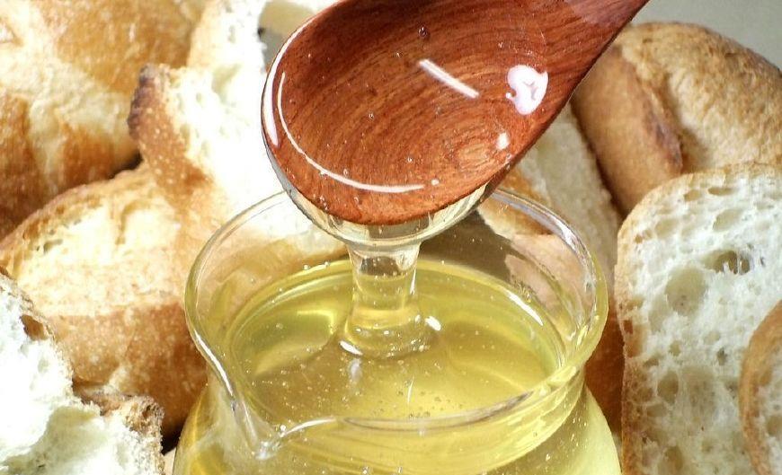 蜜蜂出現(xiàn)兩個蜂王臺是怎么回事(蜂群內(nèi)同時出現(xiàn)2個王臺怎樣處理) 蜜蜂出現(xiàn)兩個蜂王臺是怎么回事(蜂群內(nèi)同時出現(xiàn)2個王臺怎樣處理)