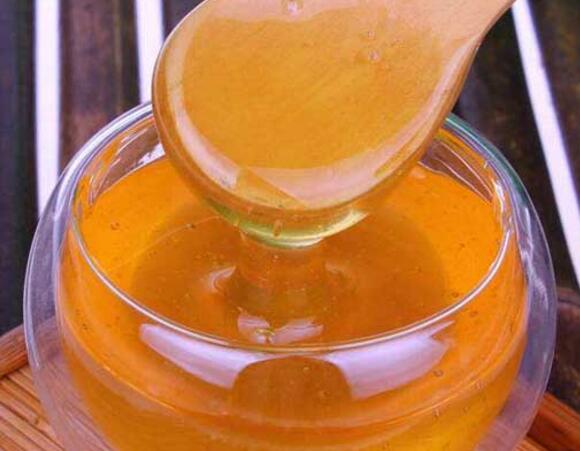 東北黑蜂雪蜜對(duì)青少年有什么好處(東北黑蜂雪蜜的功效和作用) 東北黑蜂雪蜜對(duì)青少年有什么好處(東北黑蜂雪蜜的功效和作用)