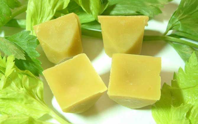 蜂蠟吃了對(duì)身體有害嗎(吃蜂蠟的危害有哪些) 蜂蠟吃了對(duì)身體有害嗎(吃蜂蠟的危害有哪些)