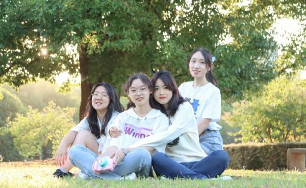 高中同班,大學同寢,緣分啊 高中同班,大學同寢,緣分啊