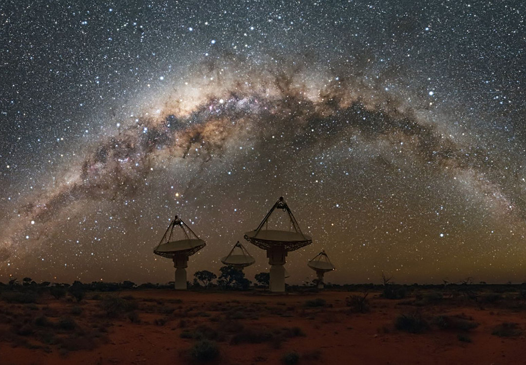 銀河系中心傳來神秘信號,一年重復(fù)13次,會是外星文明嗎(銀河系有外星生命嗎) 銀河系中心傳來神秘信號,一年重復(fù)13次,天文學(xué)家:不是已知天體