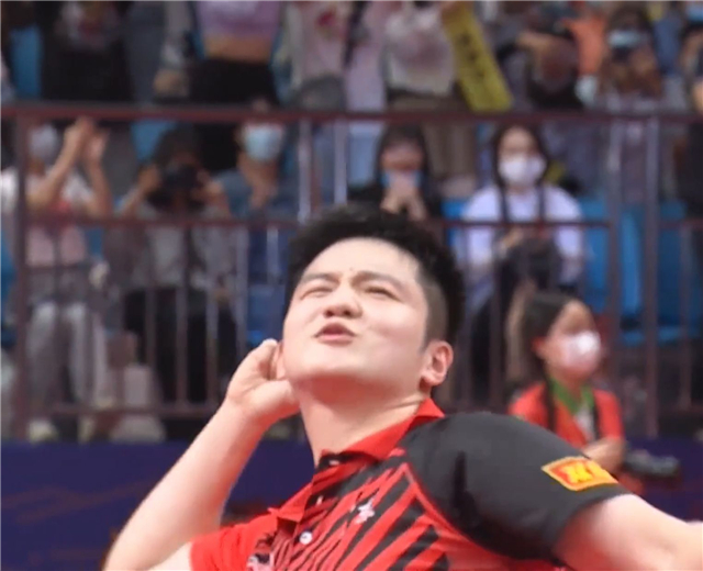 樊振東逆轉戰勝馬龍 鄧亞萍批評奏效!樊振東開竅逆轉奪冠,原來擊敗馬龍靠的就這兩招