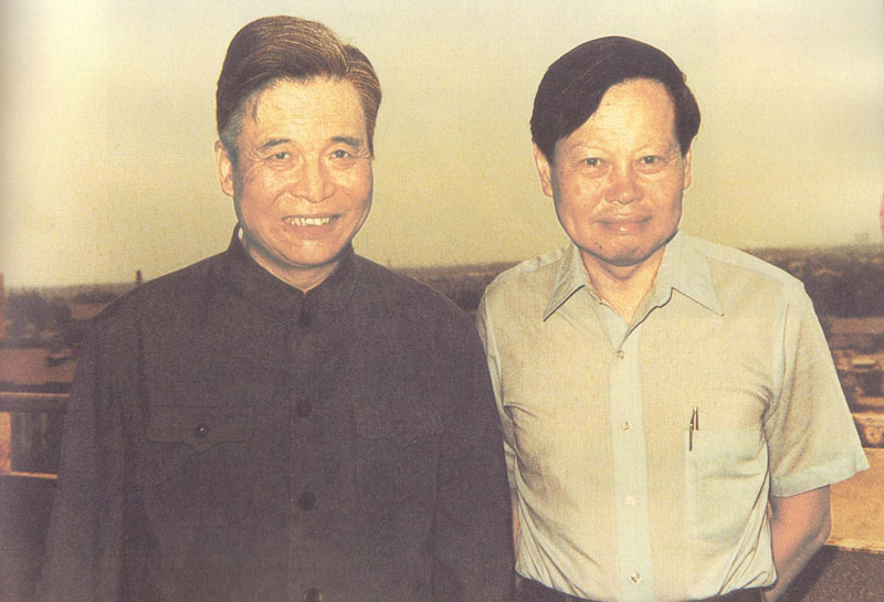 楊振寧百歲生日演講 千里共同途!楊振寧百歲生日演講,他與鄧稼先的世紀友情讓人動容