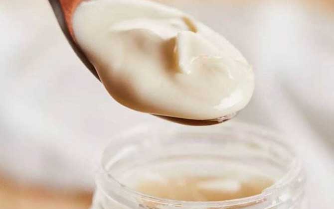 椴樹雪蜜多少錢一斤(正品東北黑蜂椴樹雪蜜價格) 椴樹雪蜜多少錢一斤(正品東北黑蜂椴樹雪蜜價格)