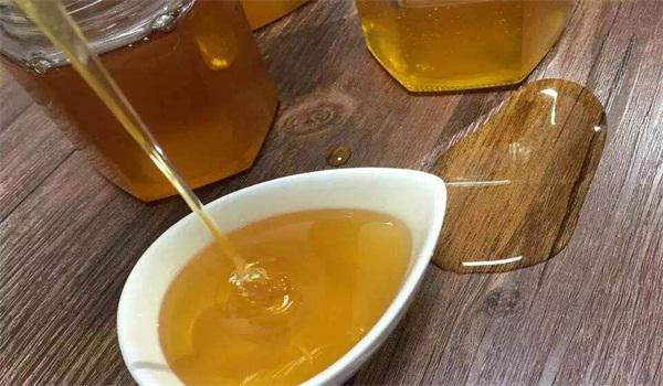 中蜂蜜與意蜂蜜有什么差別(記住這5個(gè)區(qū)別) 中蜂蜜與意蜂蜜有什么差別(記住這5個(gè)區(qū)別)