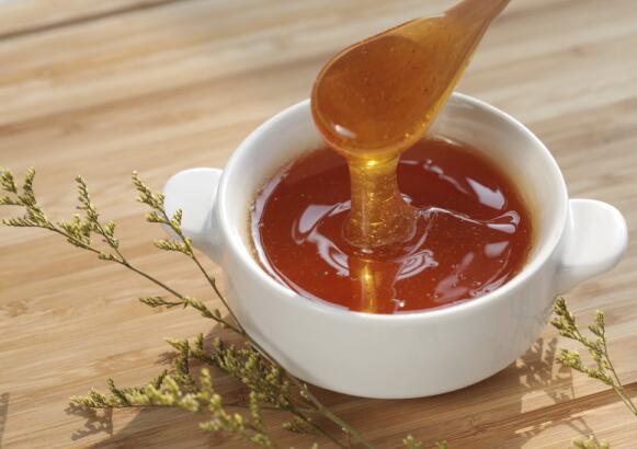 蜂蜜一天喝多少合適(蜂蜜每天喝多少最適合對身體好) 蜂蜜一天喝多少合適(蜂蜜每天喝多少最適合對身體好)