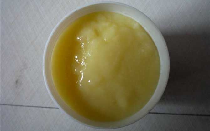 蜂王漿和蜂皇漿一樣嗎(蜂皇漿和蜂王漿的區(qū)別是什么) 蜂王漿和蜂皇漿一樣嗎(蜂皇漿和蜂王漿的區(qū)別是什么)