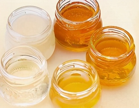 真蜂蜜和假蜂蜜的區別(真假蜂蜜的11種鑒別方法) 真蜂蜜和假蜂蜜的區別(真假蜂蜜的11種鑒別方法)