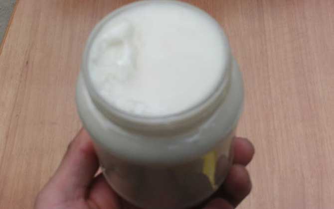 蜂蜜凝固后是什么顏色(蜂蜜凝固成白色像豬油是真的嗎) 蜂蜜凝固后是什么顏色(蜂蜜凝固成白色像豬油是真的嗎)