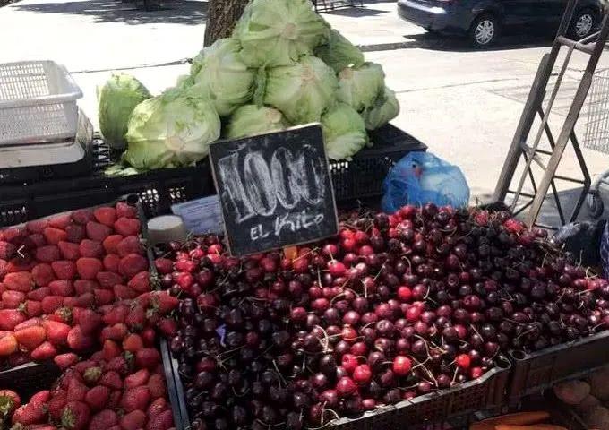 為什么車厘子比櫻桃貴很多（車厘子和櫻桃的區(qū)別）