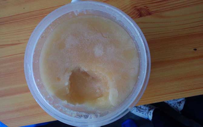 牛奶加蜂蜜有什么功效？不但能安神助眠，對緩解痛經也極為有效！