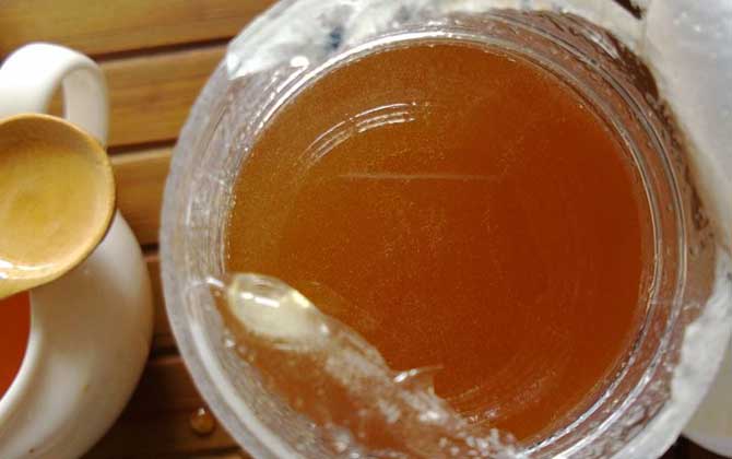 女人喝蜂蜜水的最佳時間，記住這四個時間點，喝蜂蜜水效果最好！